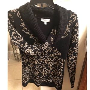 Black and gold long sleeve sweater